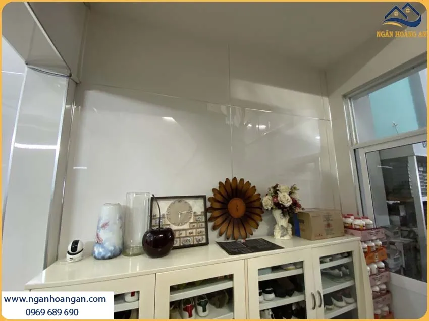 Ốp Tường Tấm PVC Trắng Trơn Kosmos Thi Công Nhanh, Có Độ Bền Cao Ốp Tường Tấm PVC Trắng Trơn Kosmos Thi Công Nhanh, Có Độ Bền Cao